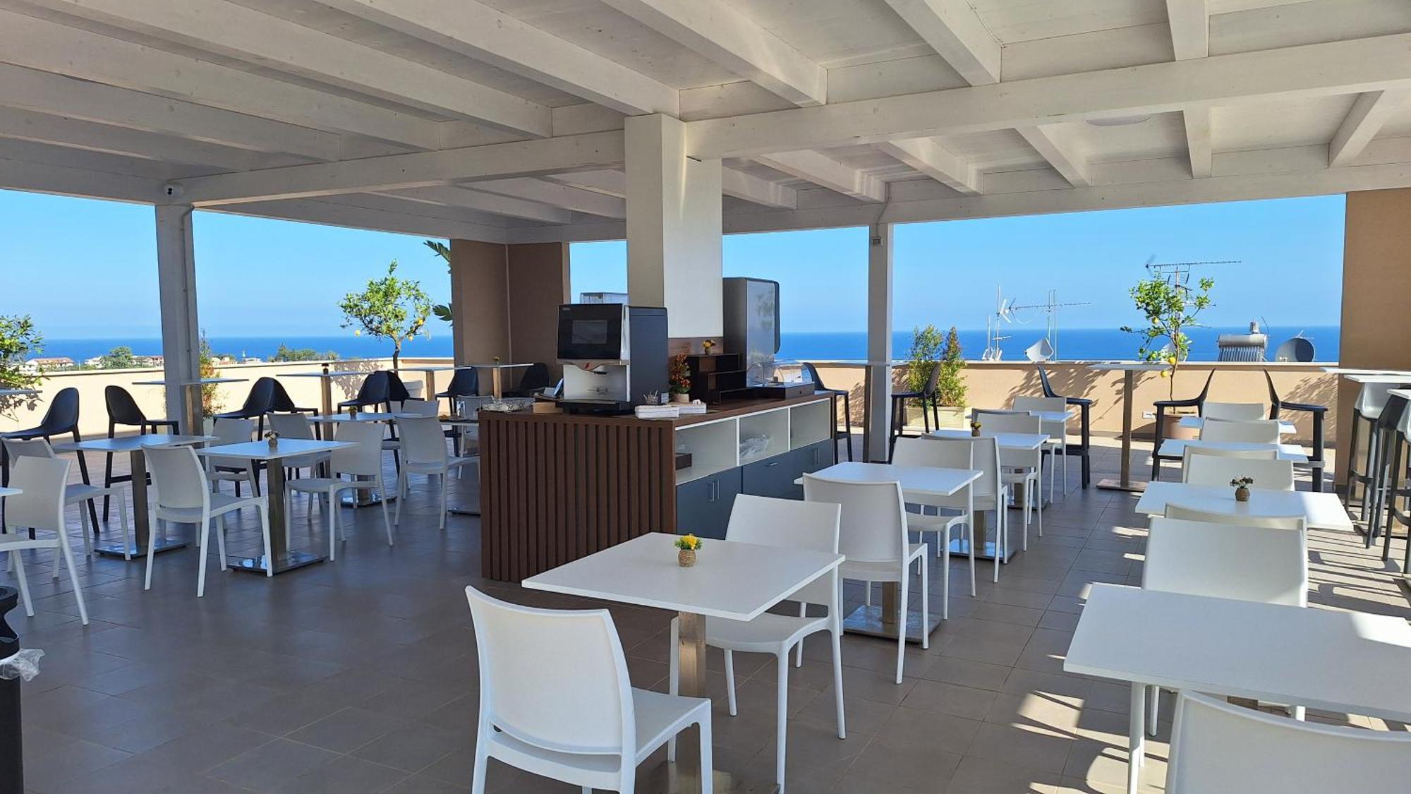 Middle Town Palace Tropea Bagian luar foto