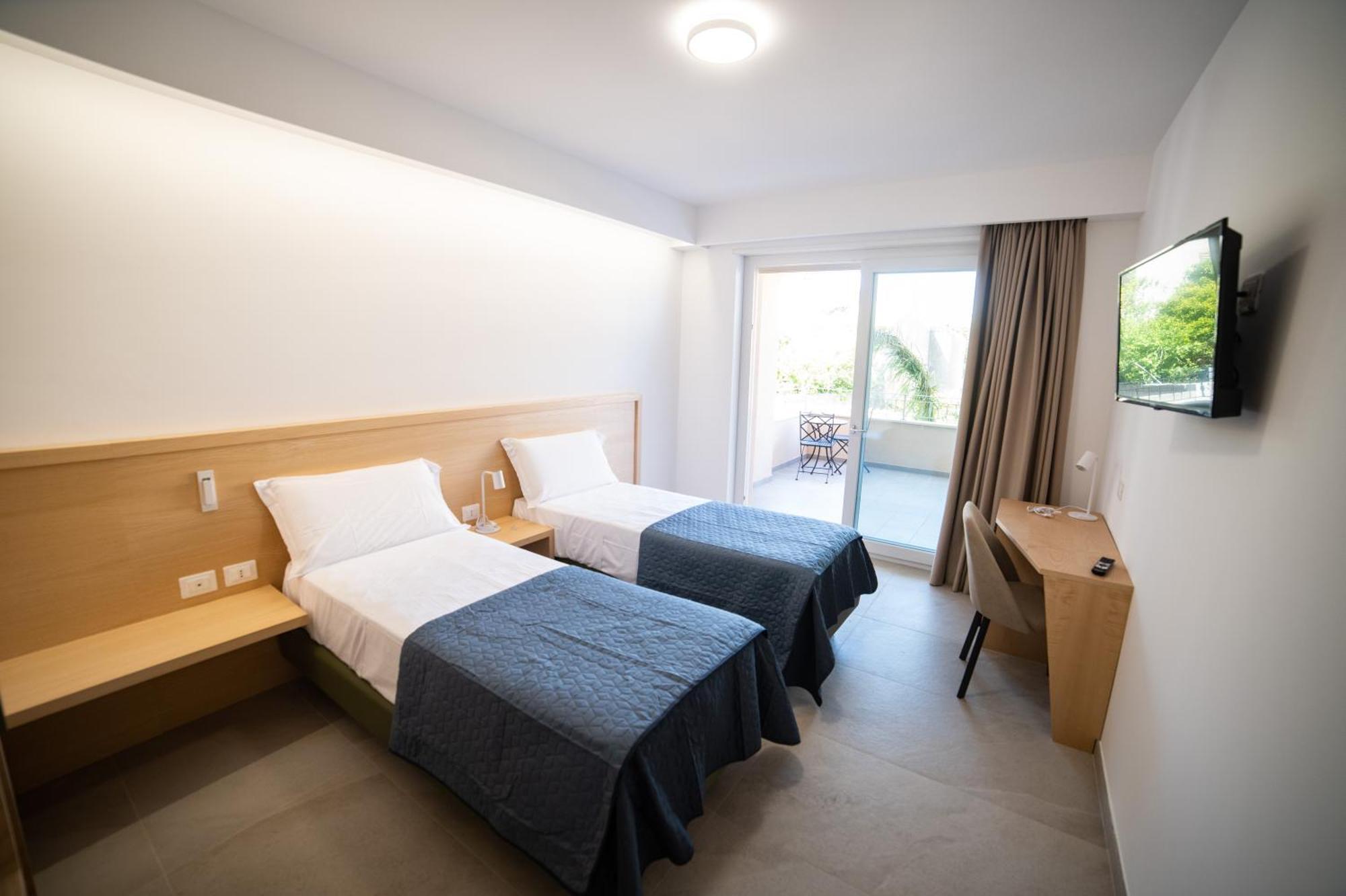 Middle Town Palace Tropea Bagian luar foto