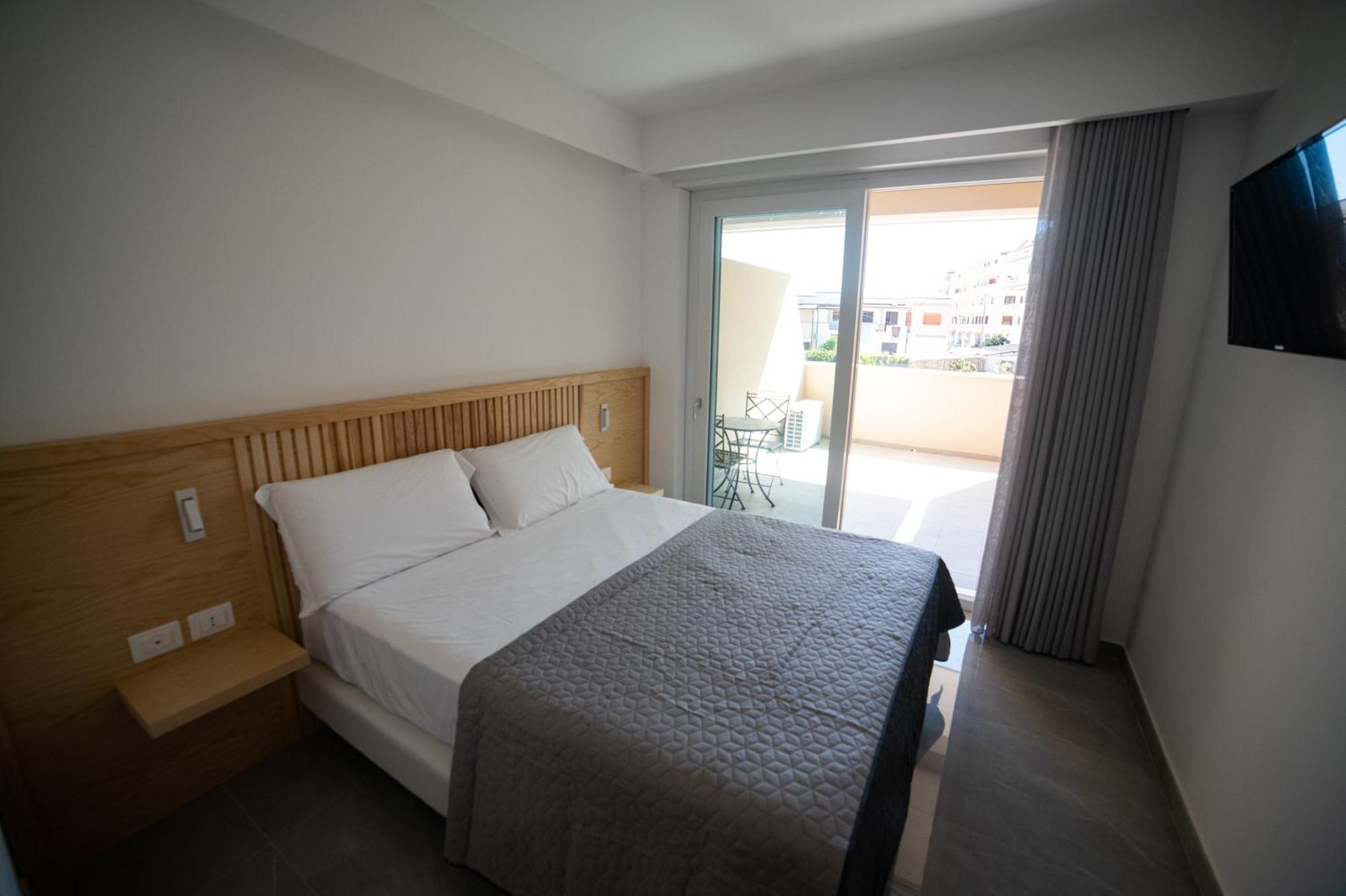 Middle Town Palace Tropea Bagian luar foto